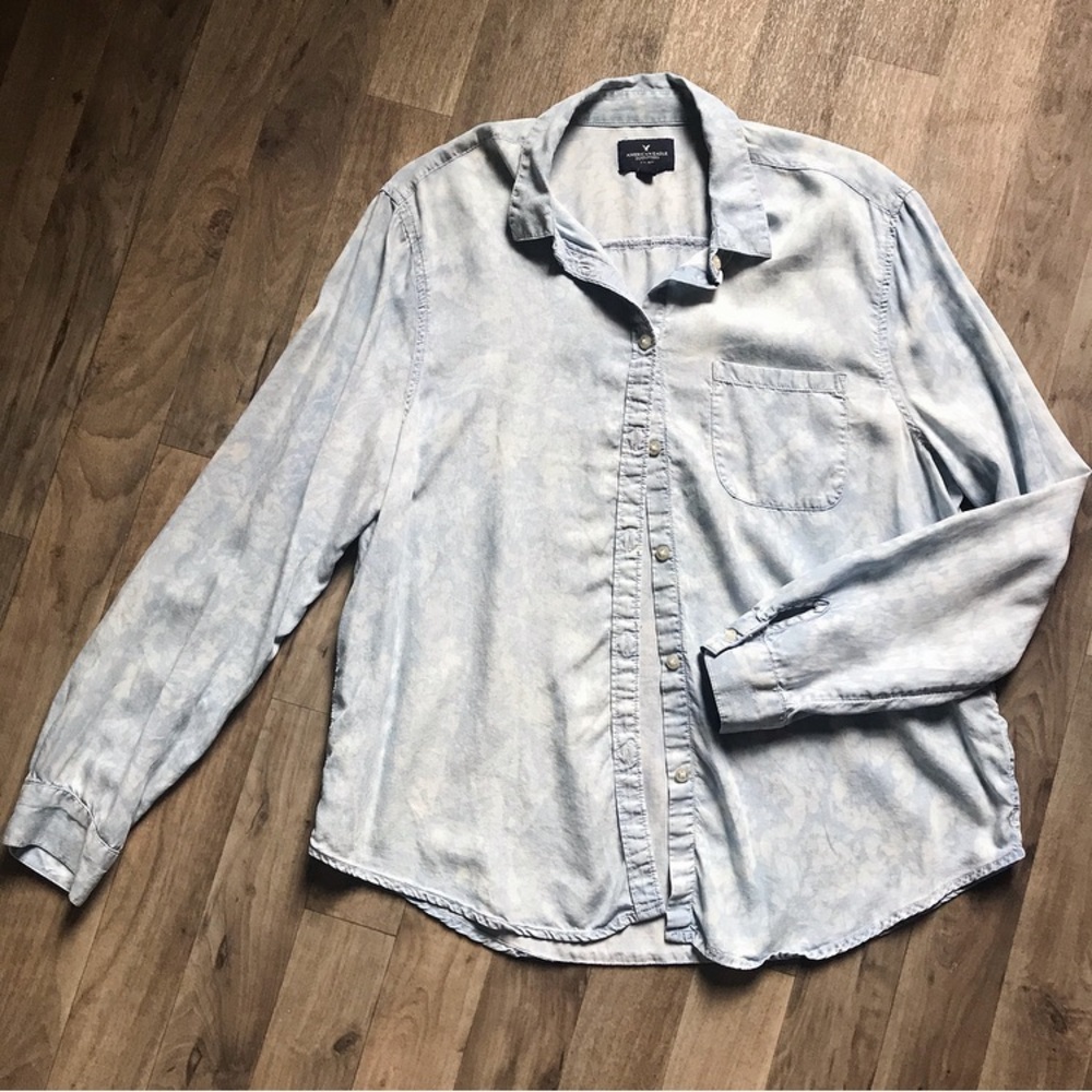 American Eagle Button Down